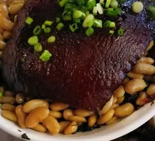 Braised Pork with Kidney Beans and Salted Vegetables