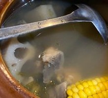 Seaweed and Mung Bean Stewed Spare Ribs