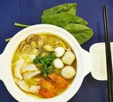Seafood Family Feast Rice Noodles