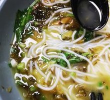 Spicy Pepper Beef Rice Noodles