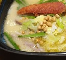 Axiang Crossing-the-bridge Rice Noodles