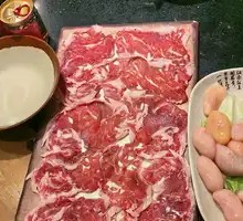 Freshly Sliced Sirloin Beef with Horseradish Sauce