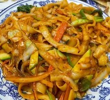 Egg Stir-Fried Knife-Sliced Noodles