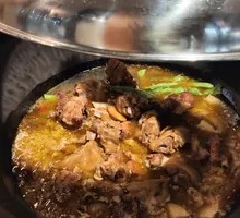 Stir-fried Free-range Chicken in Iron Pot