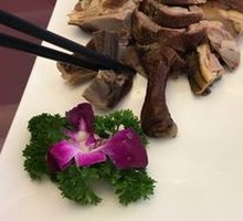 Garlic-Flavored Duck with Pork Belly