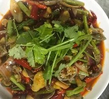 Spicy Stir-Fried Clams