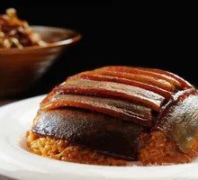 Sweet Steamed Pork Rolls