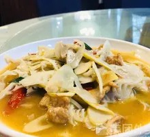 Fresh Bamboo Shoots with Pork Slices