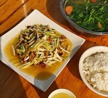 Leek and Pork Stir-fry Rice Bowl