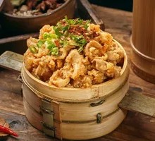 Steamed Pork Intestines with Rice Flour