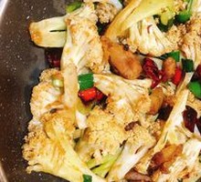 Spicy Stir-Fried Organic Cauliflower