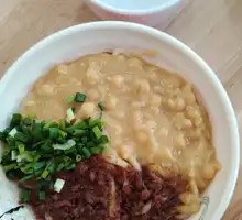 Bawei Xian Special Pea and Meat Sauce Noodles