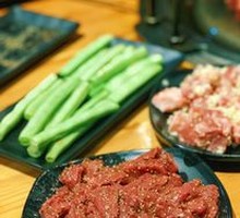 Sliced Beef with Green and Red Peppers
