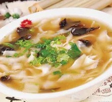 Minced Pork and Green Bean Daoxiao Noodles