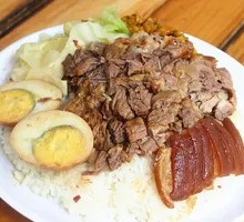 Pork Trotter and Pig's Intestine Stew