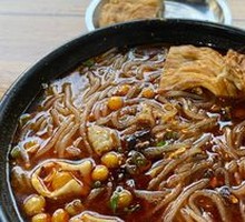 Stewed Intestine Hot Pot Noodles