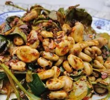Houtou and Fishwort Salad