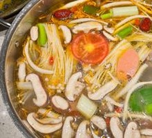 Sour Radish and Duck Soup Pot