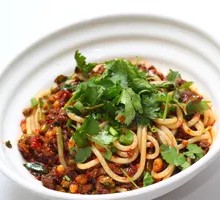Chicken and Beef Half-and-Half Rice Noodles