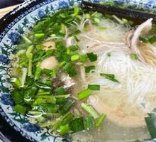 Stewed Chicken Rice Noodles