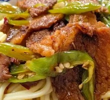 Spicy Green Pepper Pork Noodles