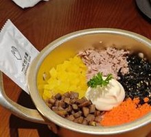 金枪鱼蟹籽手抓饭