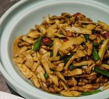 Bamboo Shoots Stir-Fried with Shredded Pork