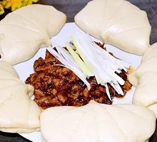 Lotus Leaf Pancake with Sweet and Sour Pork Slices