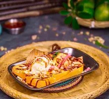 Grilled Butter Toast with Ice Cream
