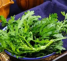 Chinese chrysanthemum greens
