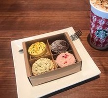 Christmas Dessert Flavored Latte
