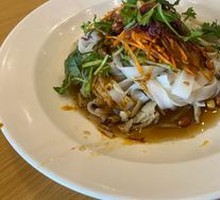 Spicy Beef Noodles with Cold Skin