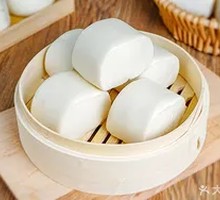 White Steamed Bun