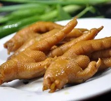 Spiced Braised Chicken Feet