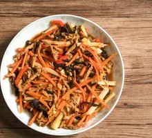Fish-Flavored Shredded Pork Stir-Fry