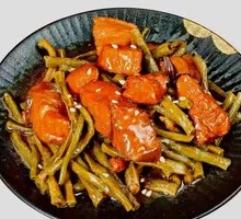 Dried Kidney Bean Braised Pork