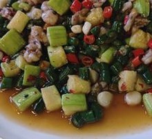Fresh Sichuan Pepper Stir-fried Bullfrog