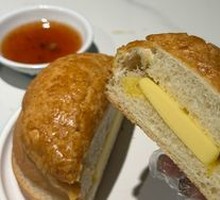 Pineapple Bun with Butter