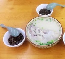 Sour Cabbage Pork Trotter