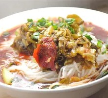 Sour Cabbage and Pork Noodles