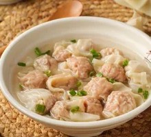 Fresh Pork Dumplings in Original Soup