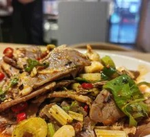 Stir-fried Pork with Walnuts