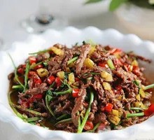 Stir-Fried Beef with Yellow Onion