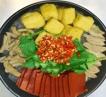 Old Duck Noodle Soup with Small Chili