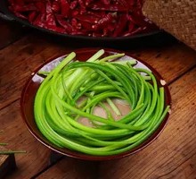 Shredded Garlic Shoots