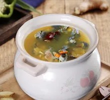 Red Date Chicken Soup with Goji Berries