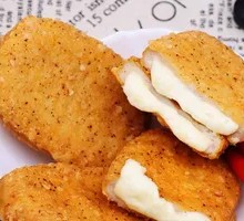 Cheesy Chicken Cutlet with Molten Cheese