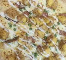 Golden Yolk Chicken Pizza