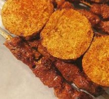 Charcoal-grilled Lamb Skewers