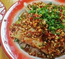 Pig Trotter with Houttuynia Cordata